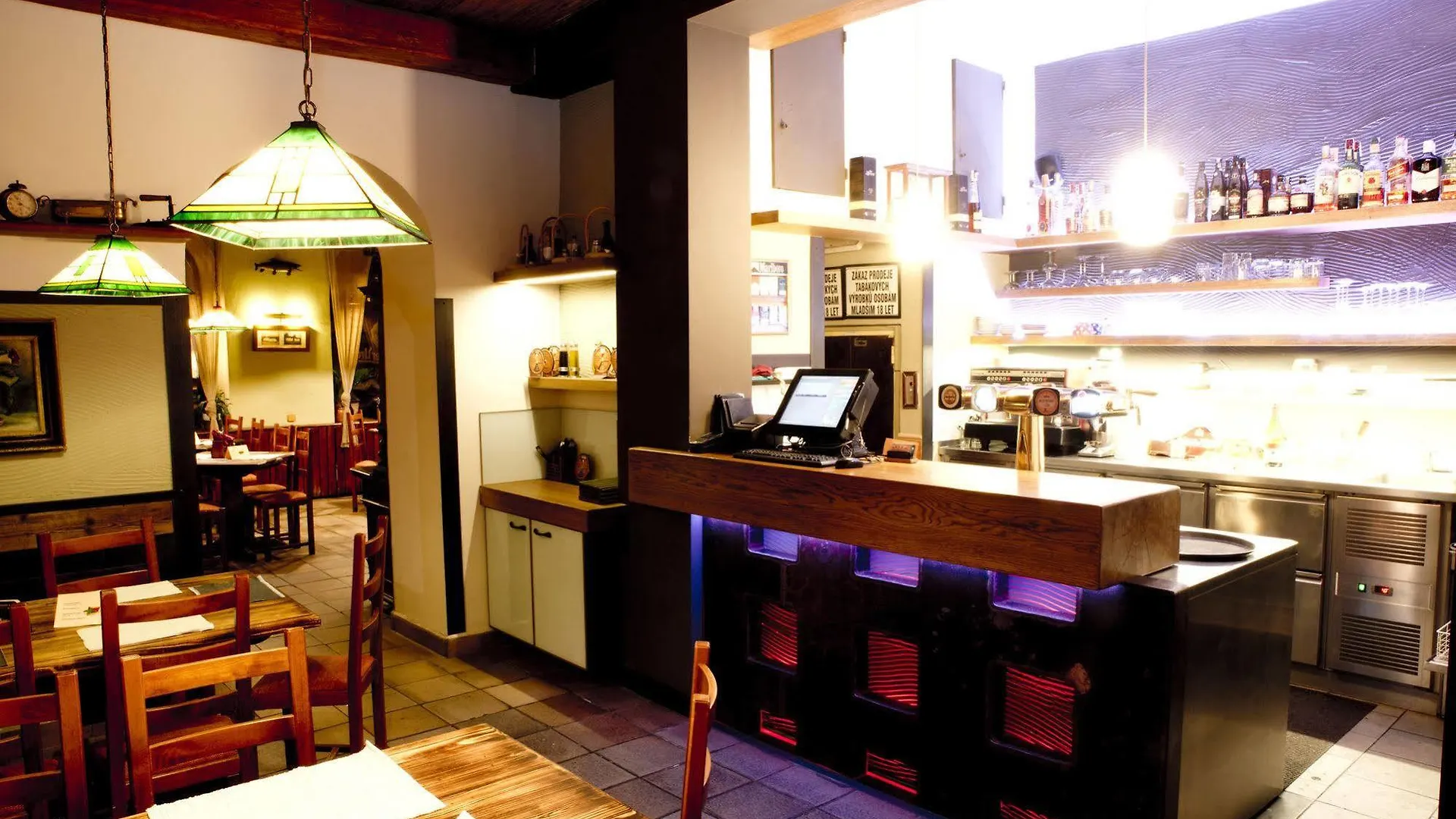 Hostel Sklep Praga 0*,